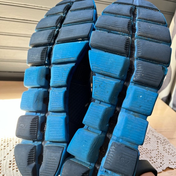 On Cloud x 1.0 Midnight Cobalt Blue Red Running Shoes 9.5 - Picture 2 of 8